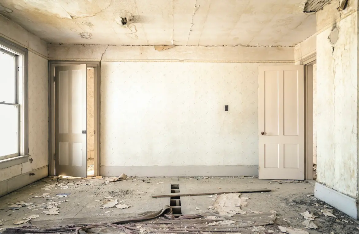 Waste disposal crew managing a cleanout project in Menomonie